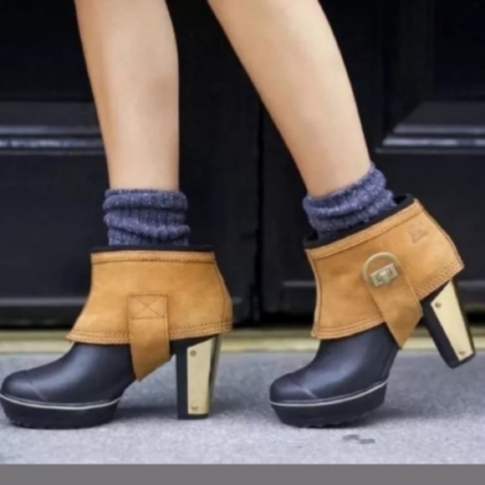 Sorel Medina II leather rubber gold rain booties
